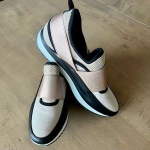 Weslin by Steve Madden Rose Gold Sneakers